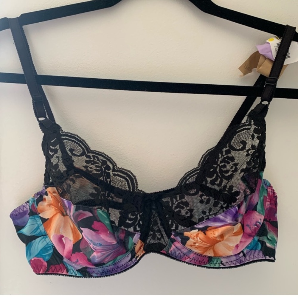 Vintage 90s Lace Floral Print Bra